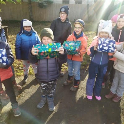 Eszterlánc Montessori Roots